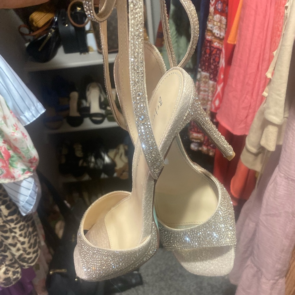 Glam & sparkly shoe
